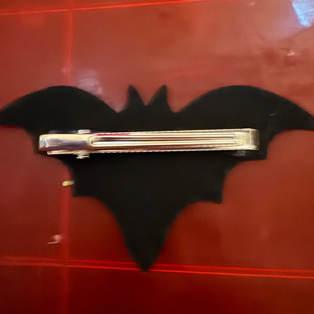 🦇🖤🦇 “BAT TO THE BONE” - BLACK LEATHER BAT HAIR CLIP - PAPARAZZI❗️🦇🖤🦇